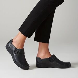 Clarks| Cheyn Madi Slip-On Black Smooth Leather Loafer | Women Size: 9